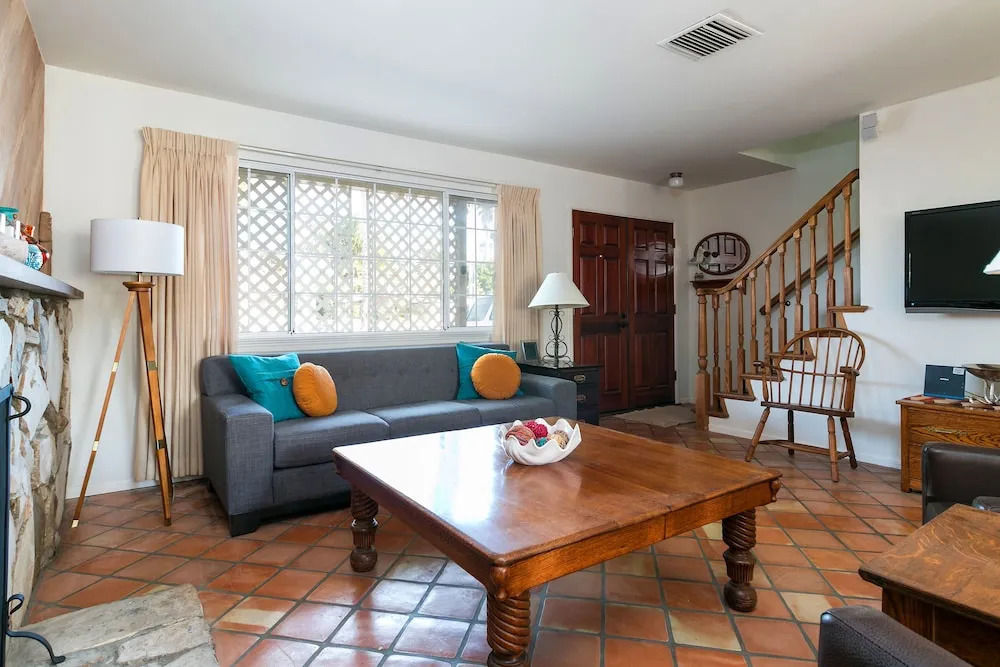 2142 Pierpont Home - 4 Br home by RedAwning