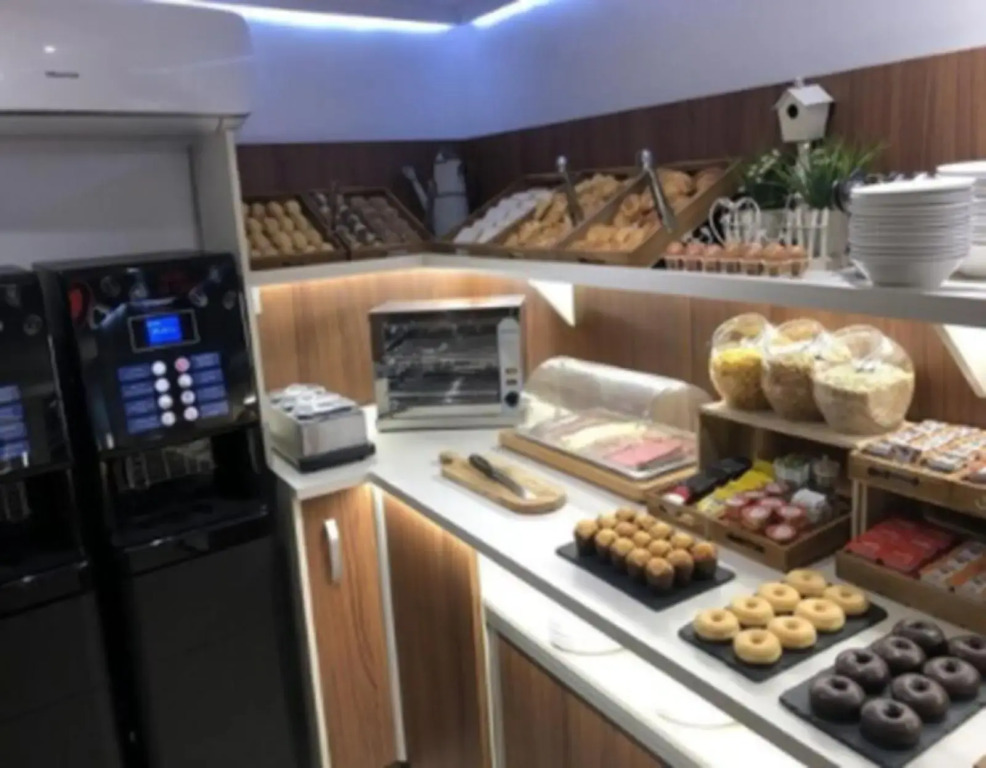 Sweet Hotel Continental