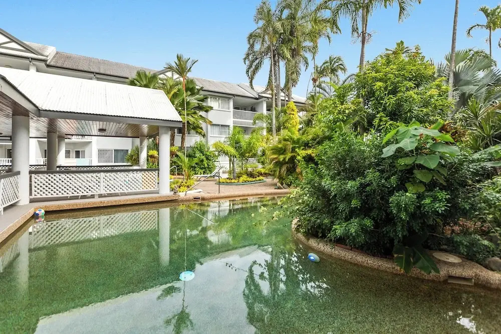 Cairns Tropical Bliss Swim In - Out Apt