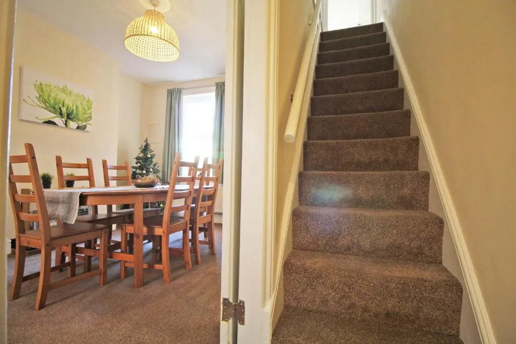 Close to the City, Classic Chester Home to sleep 6