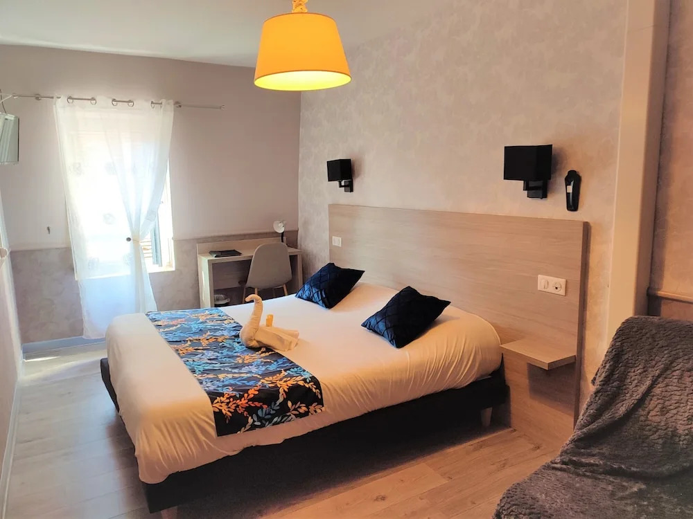 Hostellerie Maleville, logis hôtel Pontet