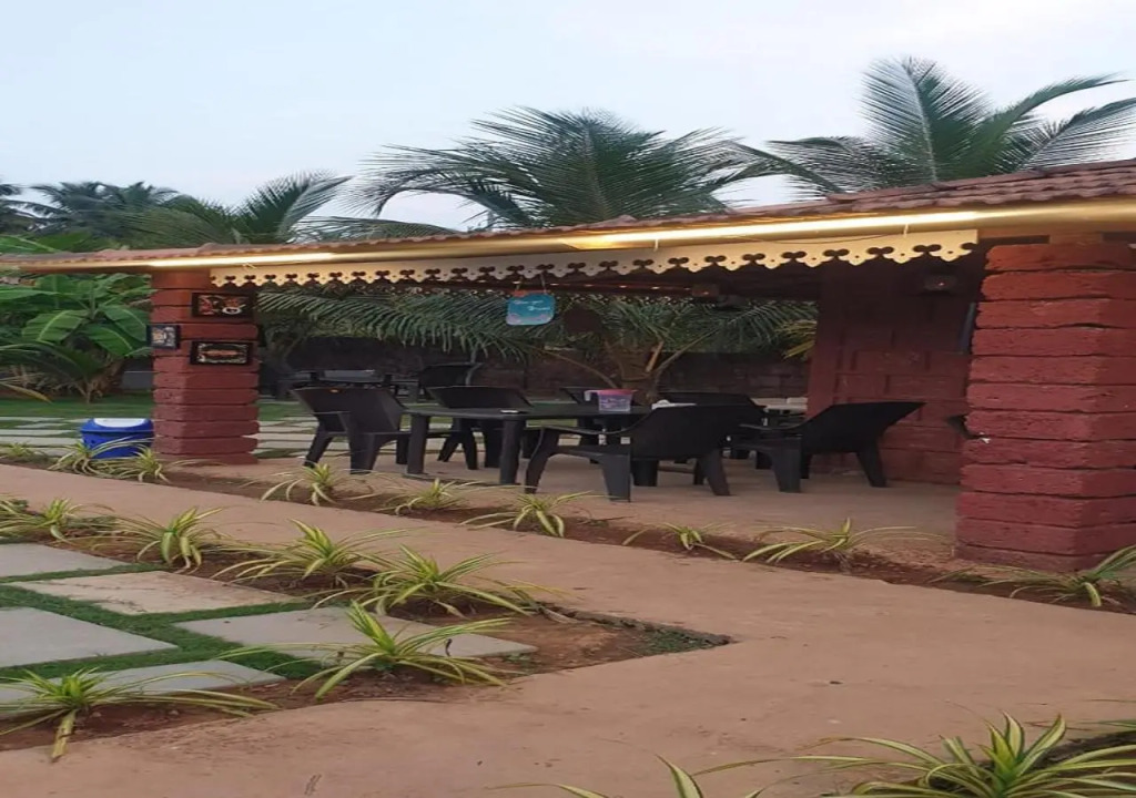 White Truffle Resort, Arambol