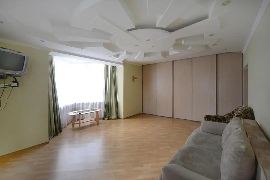 Apartment on Urlivska Street 10a