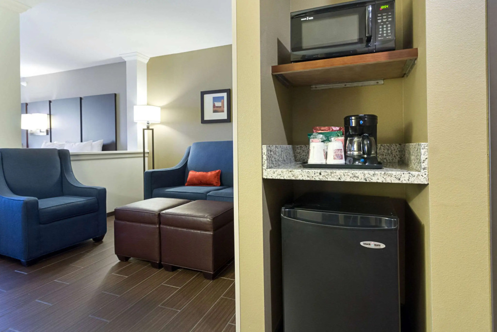 Comfort Suites & Conference Center