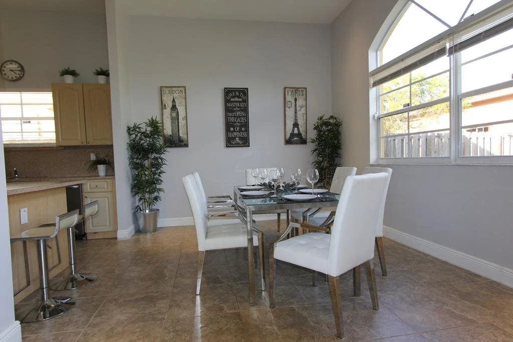 Aventura Home by Flatsaway