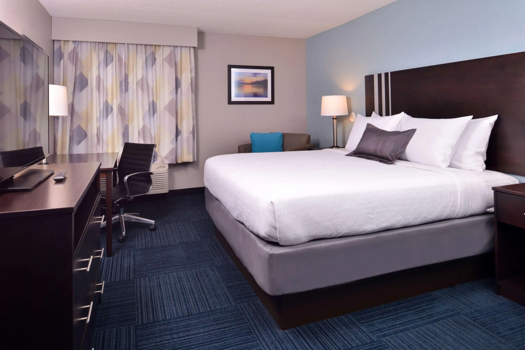 Best Western St. Clairsville Inn & Suites