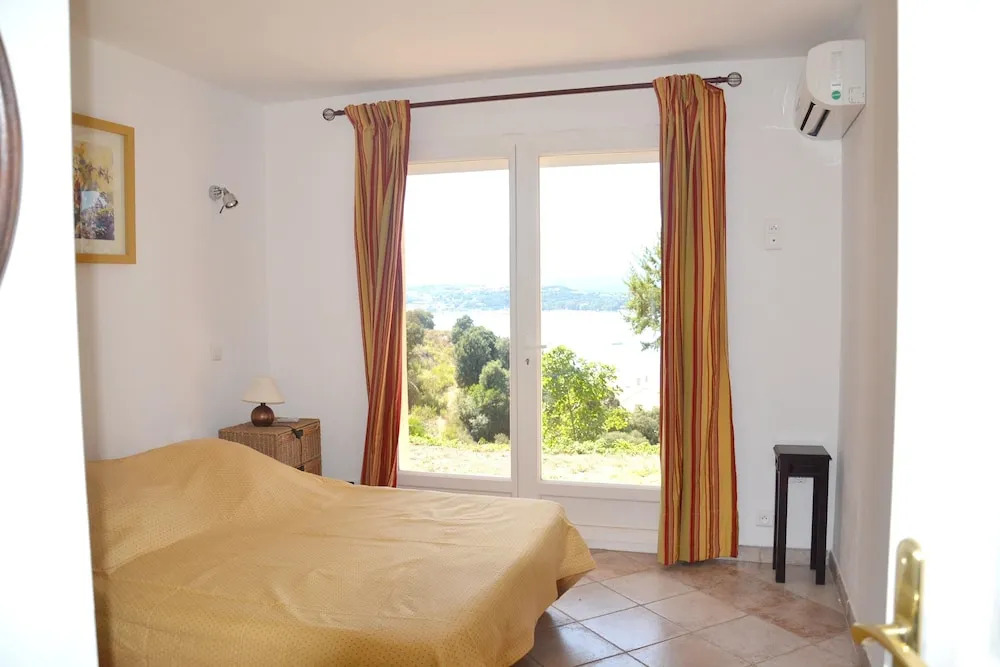 Villa With 4 Bedrooms in Porto-vecchio, With Wonderful sea View, Enclo