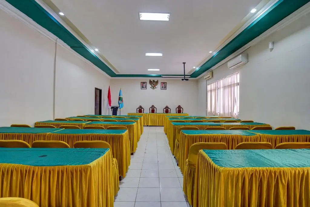 RedDoorz Syariah at Hotel Pandan Wangi near Alun Alun Sidoarjo