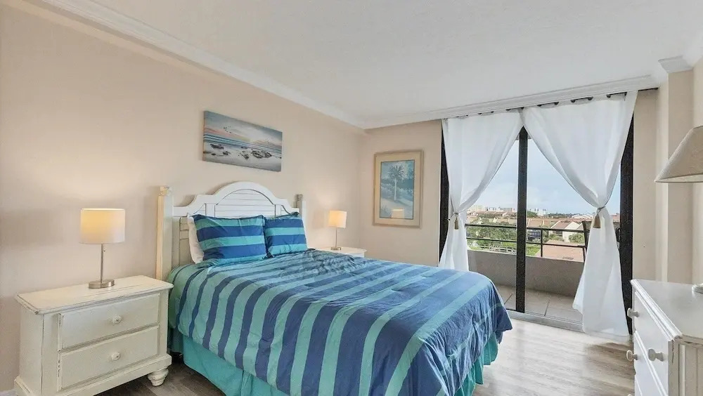Anchorage Resort 3 bedroom Luxury Condo w Balcony, Pool Table, Near Beach 3 Condo