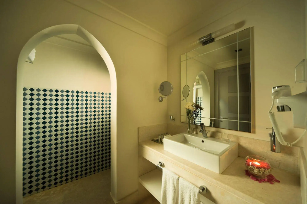 Sifawy Boutique Hotel