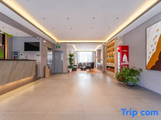 Rujia Ruibai Cloud Hotel (Qingdao Huangdao Lingshanwan Road Branch)