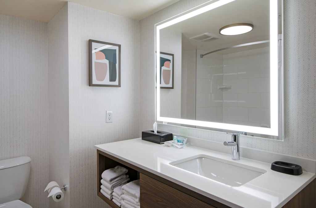 Holiday Inn Hotel and Suites-Kamloops by IHG