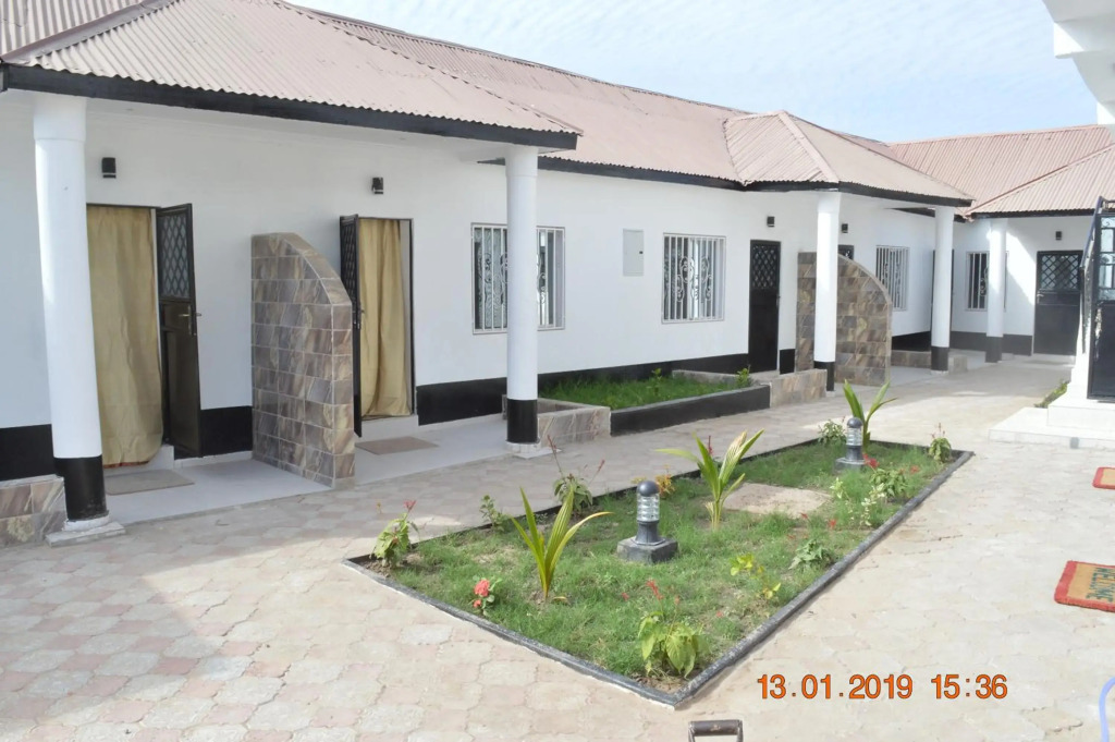 Sukuta nema guest house