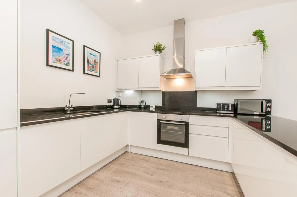 Popular - Modern Walpole Bay Apartment
