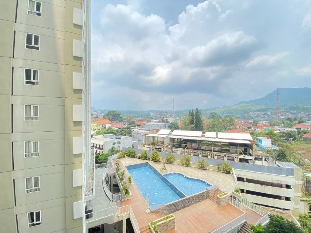 "Deluxe Studio Room At Skyland Jatinangor"