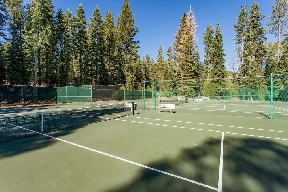 All-seasons , Near Northstar Resort 2 Bedroom Condo