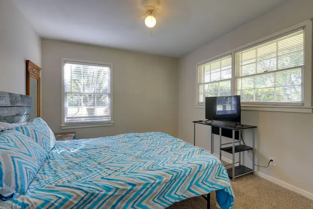 'the Ranger House' Columbus Home: Fenced Backyard