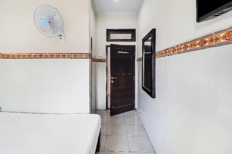 OYO 91567 Hotel Adi Guna