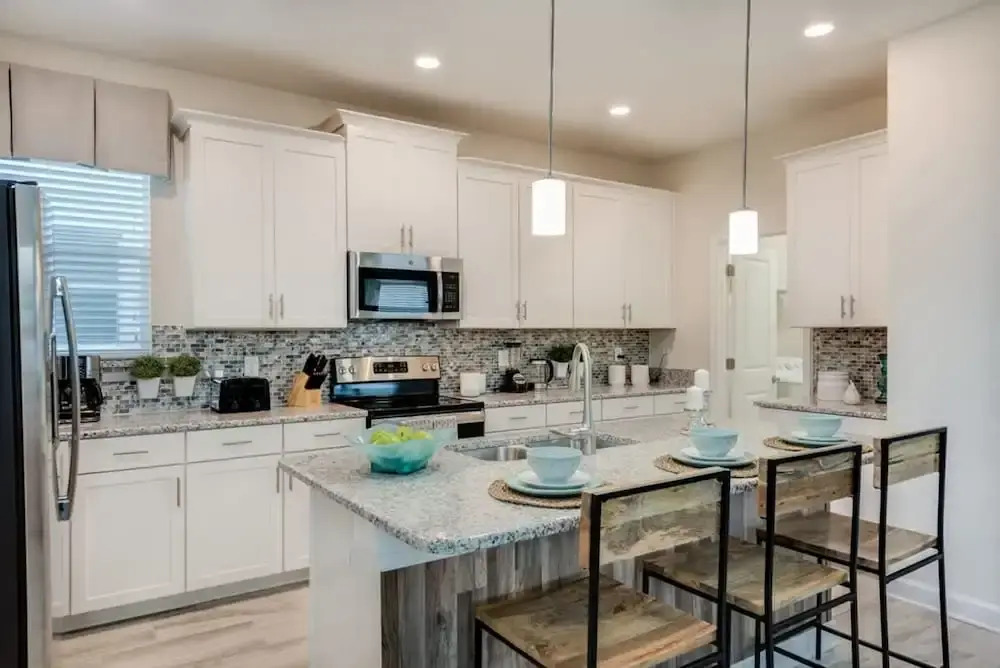 Luxury 5BR Home Private Pool Prime Location