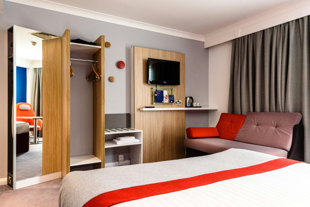 Holiday Inn Express Portsmouth Gunwharf Quays by IHG