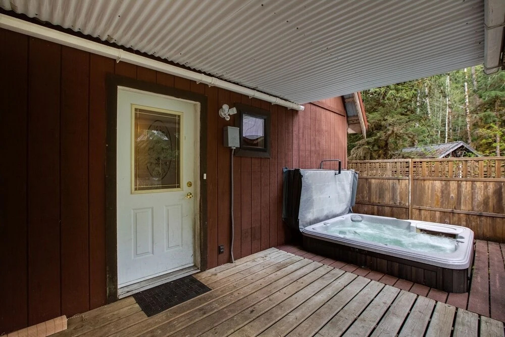 76mbr - Wifi - Pets Ok - Hot Tub - Sleeps 9 4 Bedroom Home