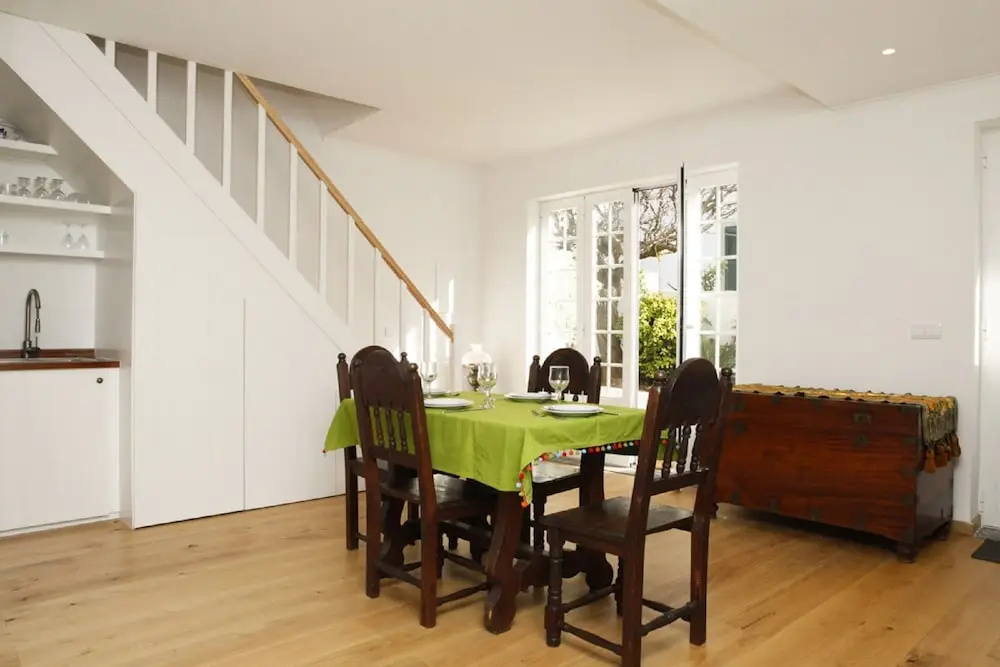 Cushy Apartment with garden in Estoril