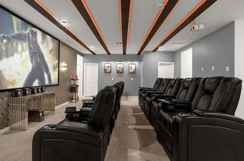 2525 Shanti Amazing 15 Suites Mansion