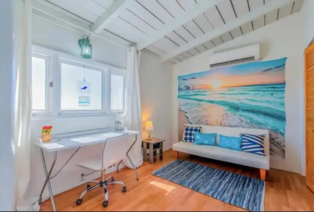 17878 Los Angeles - 4 Br Home
