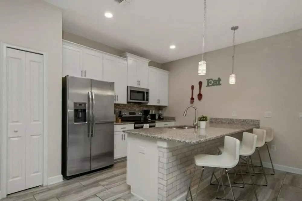 9033 Spectacular Townhouse for Your Family With an Awesome Clubhouse