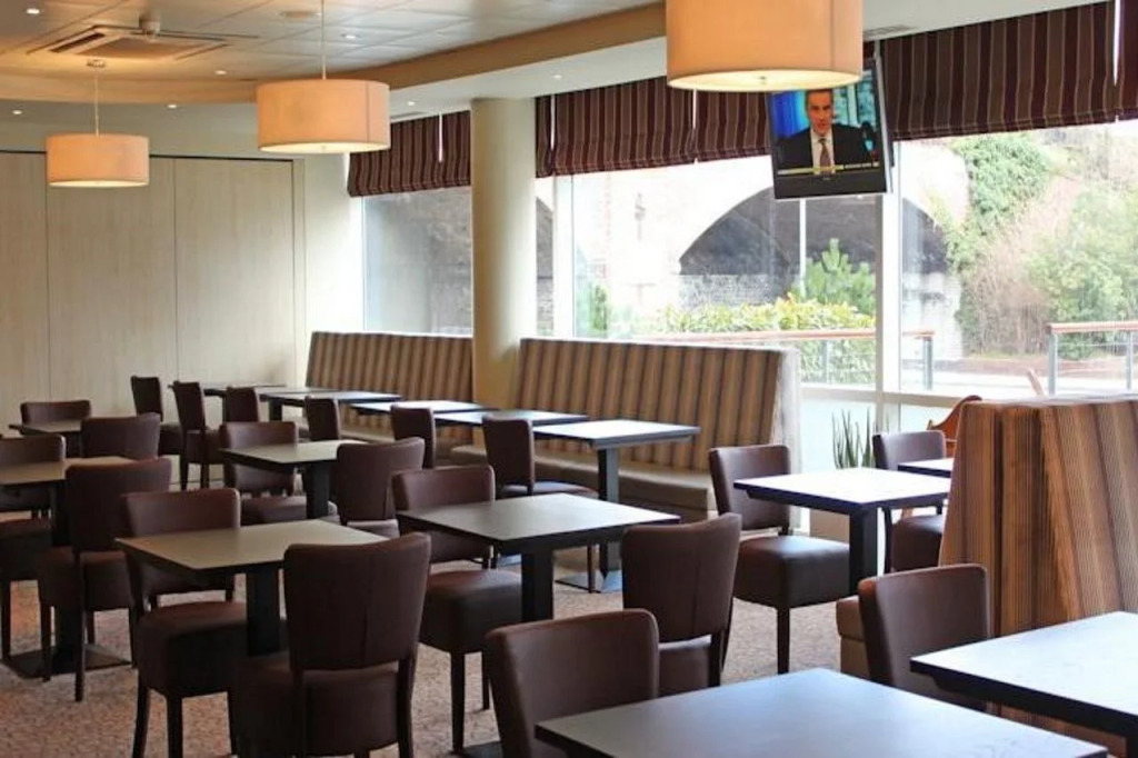 Holiday Inn Express, Chester Racecourse by IHG