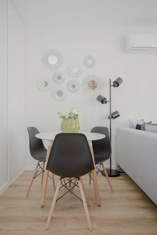 Liiiving | Bright Light Studio