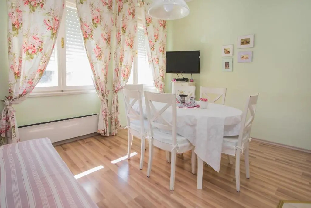Shabby Chic Apartments