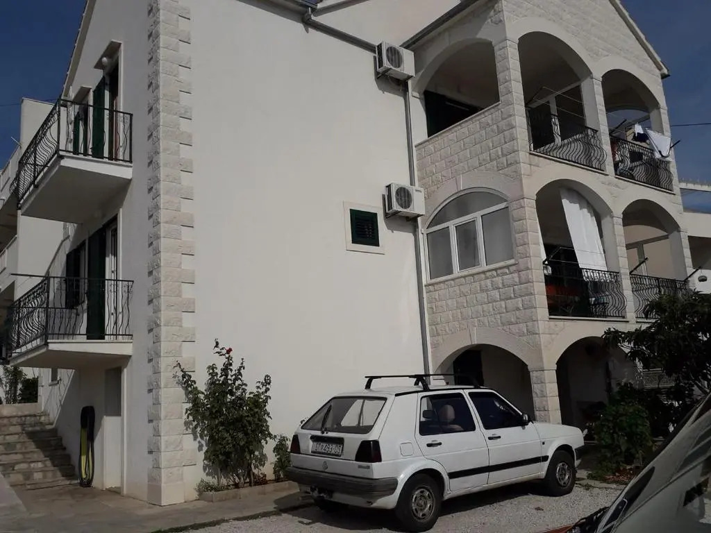 Apartments Brižić 1532