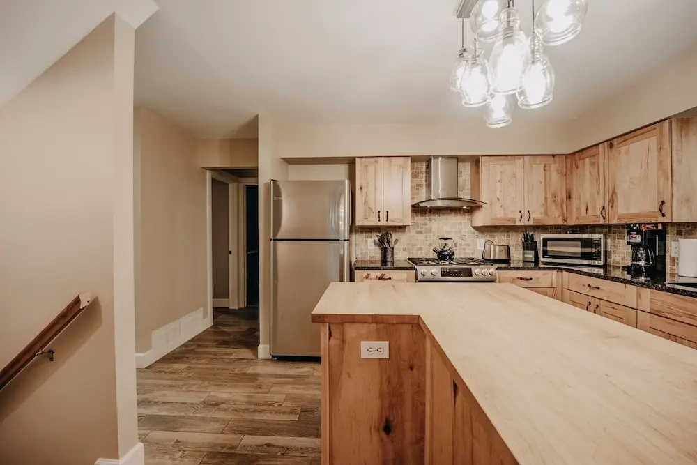 69sl - Upscale - Hot Tub - Wi-fi - Bbq - Sleeps 8 4 Bedroom Cabin by Redawning