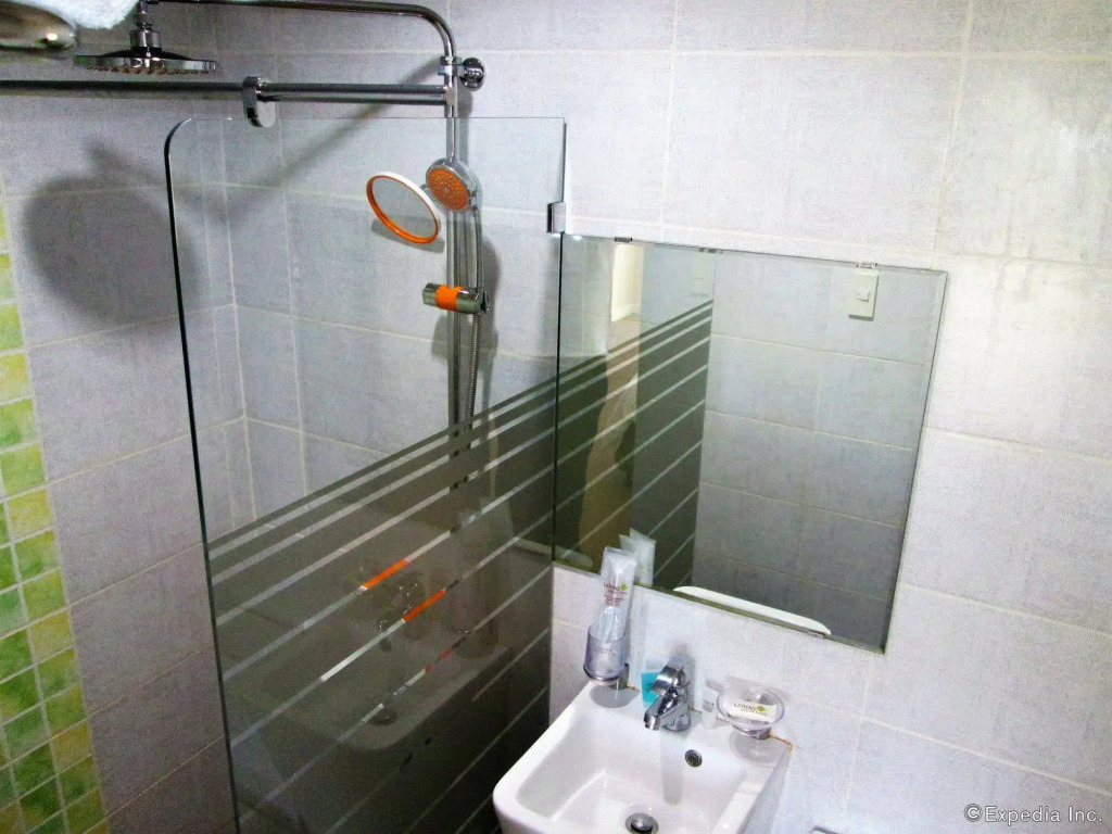 LOHAS Airport Hotel