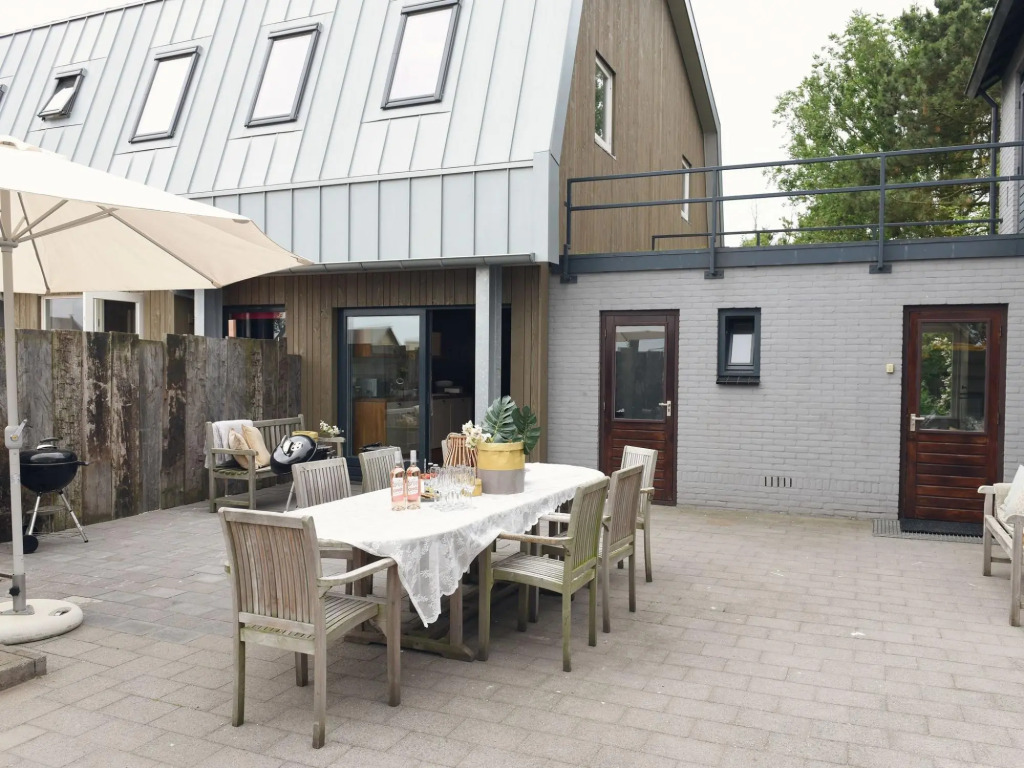 Bright Holiday Home in Callantsoog With Garden