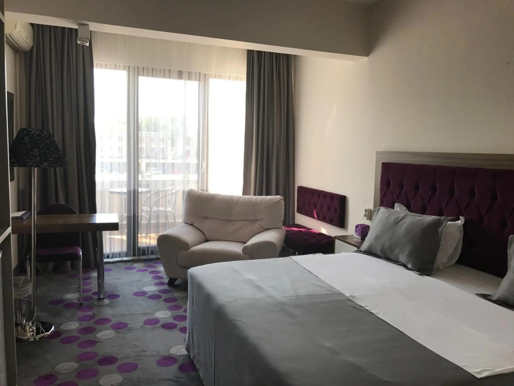 Hande Hotel
