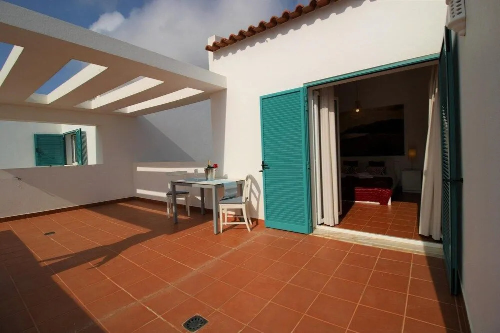 Prainha Algarve Villa With Pool by Homing