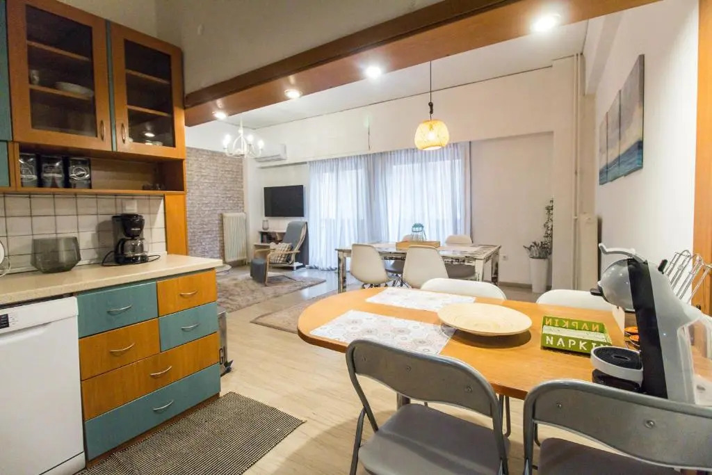 Stylish apt in Athens center