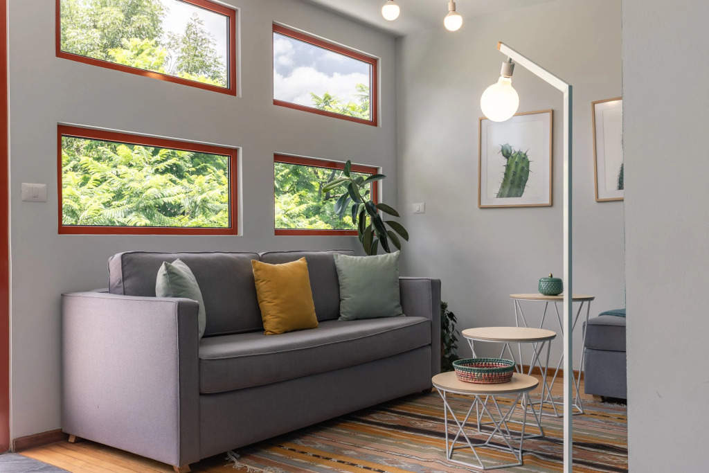 Casai 1BR Top Floor in an Art Deco Building!