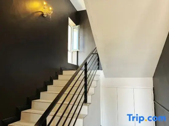 Yantai Yangma Island Seaview Castle Homestay (Huandao Road)