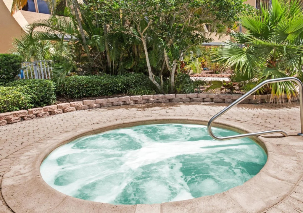 APM Inn & Suites