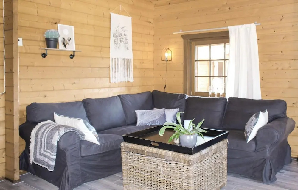 Amazing Home in Rheezerveen With 2 Bedrooms and Wifi