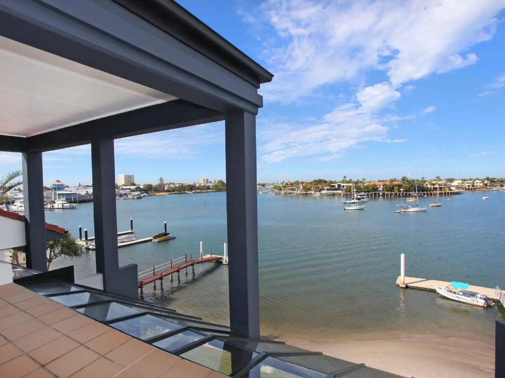 Kirribilli 13 - Two Bedroom Apartment with River View!