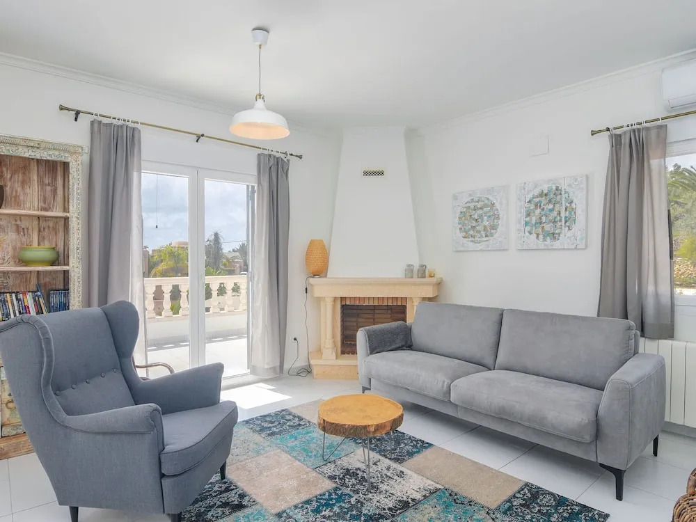 Tranquil Holiday Home in Moraira With Private Pool