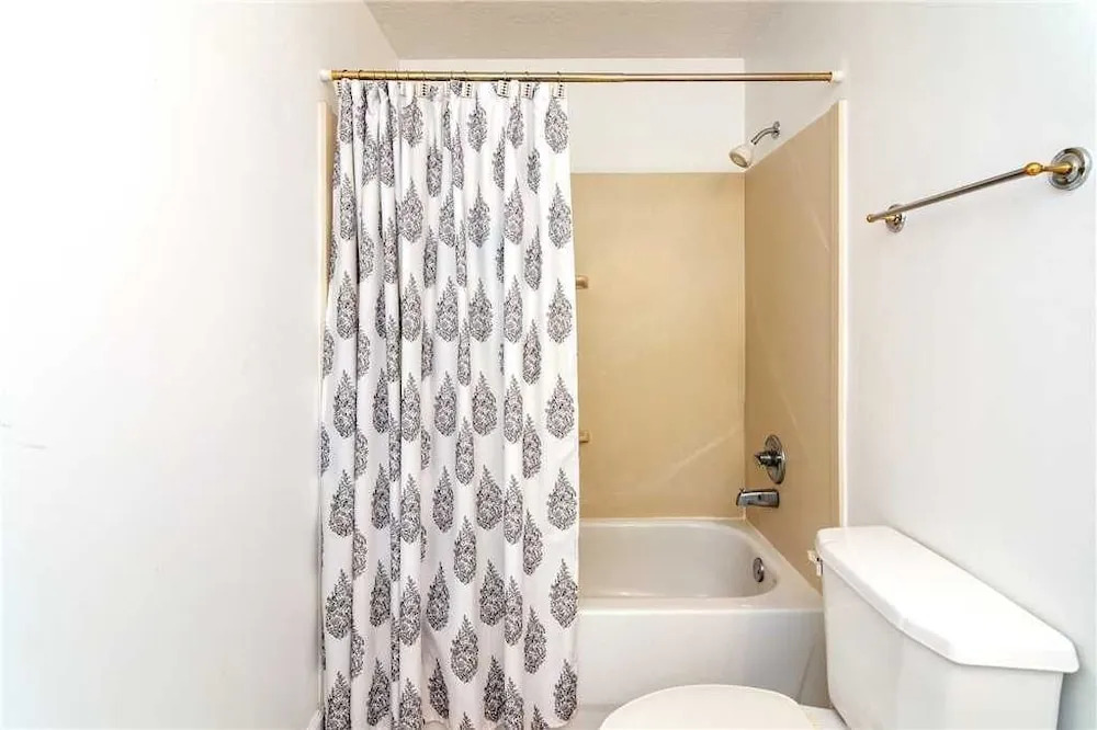 Twin Palms 1504 - Two Bedroom Condo