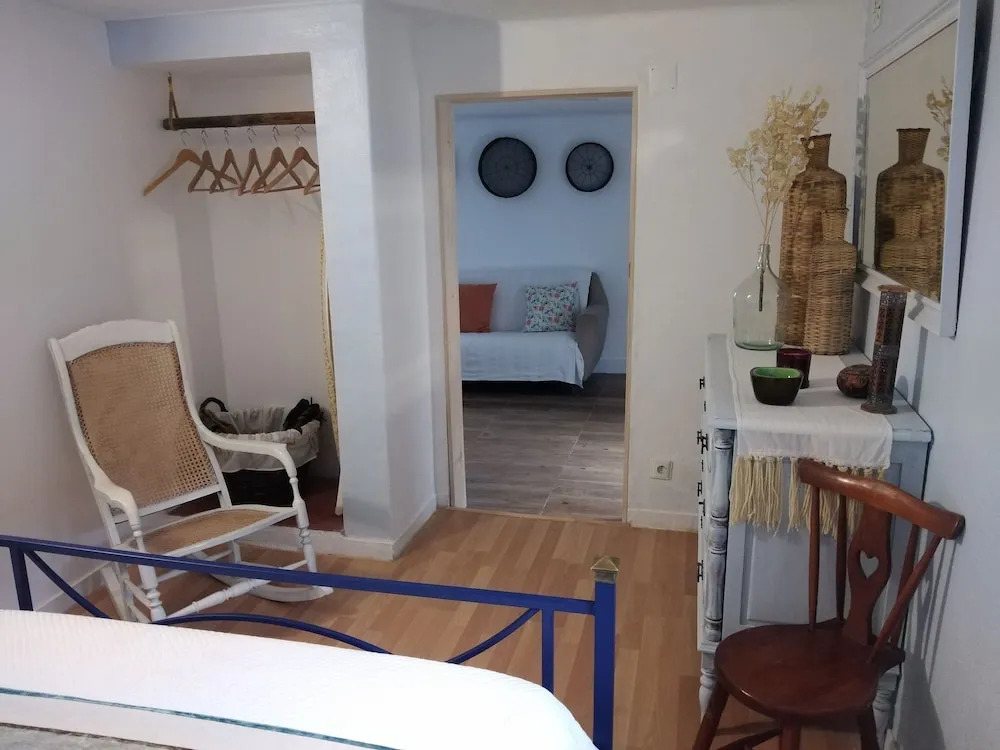 Charming 2-bed House in Sesimbra