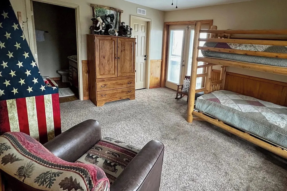 Smoky Mountain Retreat w/ Hot Tub, Arcade Games