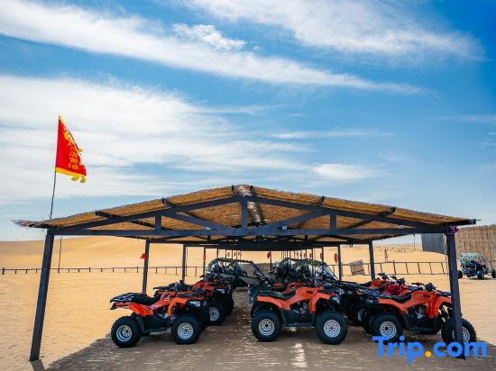Stay overnight at the Desert Lakeside Camping Hotel
