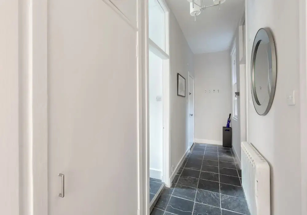 Grassmarket Modern Two Bedroom Flat